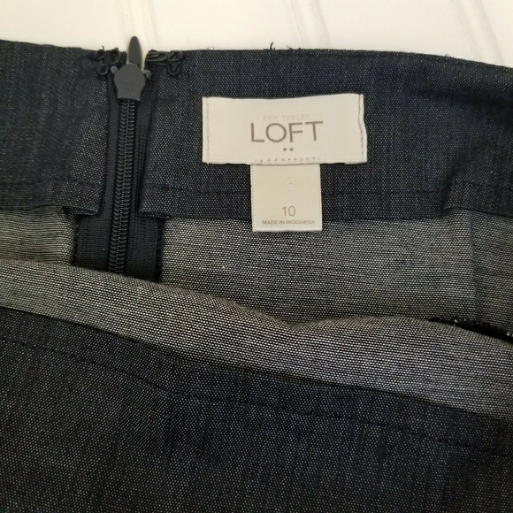 Loft lightweight denim straight skirt size 10 - Picture 2 of 6